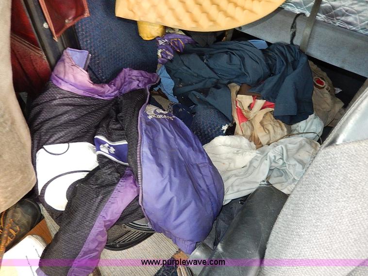 image for item H9538 1985 Freightliner FLC-64T semi truck