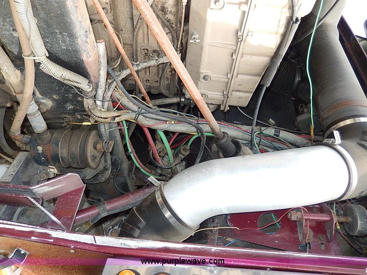 image for item H9538 1985 Freightliner FLC-64T semi truck