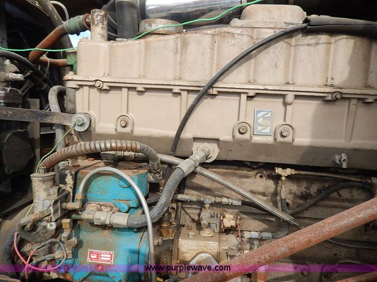 image for item H9538 1985 Freightliner FLC-64T semi truck