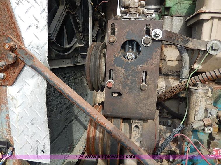 image for item H9538 1985 Freightliner FLC-64T semi truck