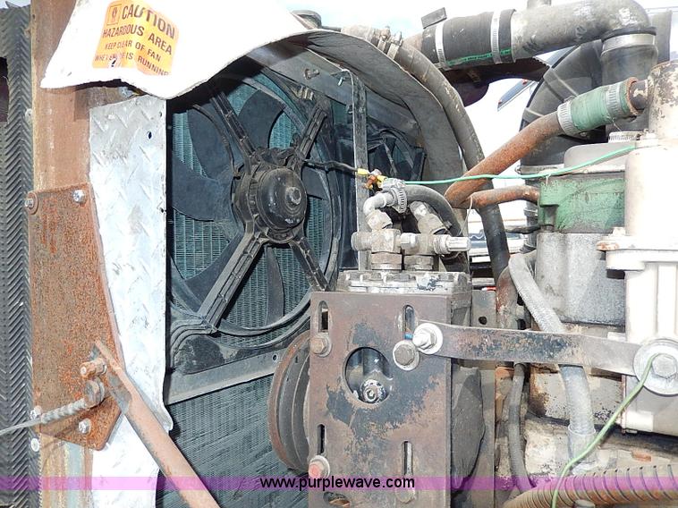 image for item H9538 1985 Freightliner FLC-64T semi truck