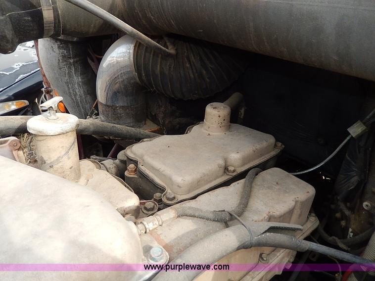 image for item H9538 1985 Freightliner FLC-64T semi truck