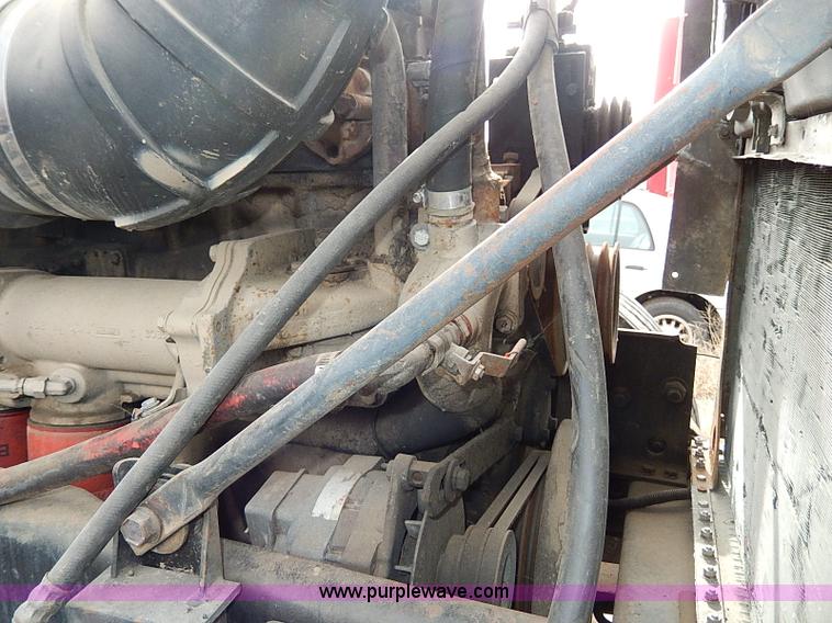 image for item H9538 1985 Freightliner FLC-64T semi truck