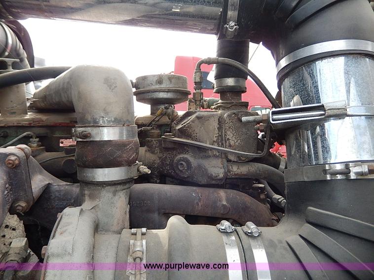 image for item H9538 1985 Freightliner FLC-64T semi truck