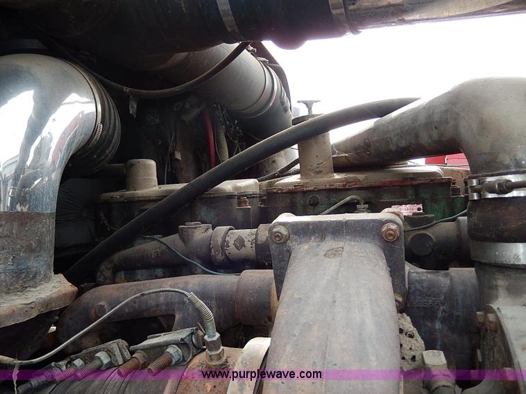 image for item H9538 1985 Freightliner FLC-64T semi truck