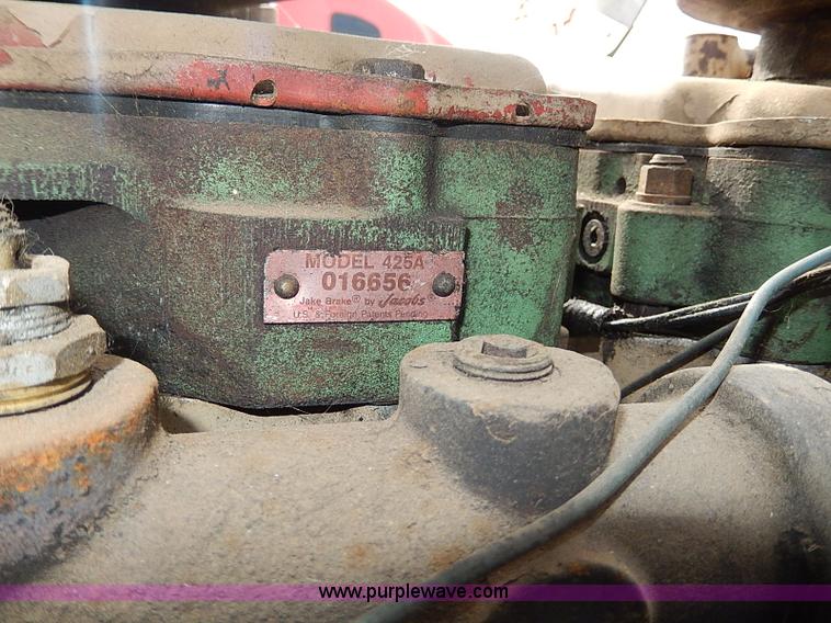 image for item H9538 1985 Freightliner FLC-64T semi truck