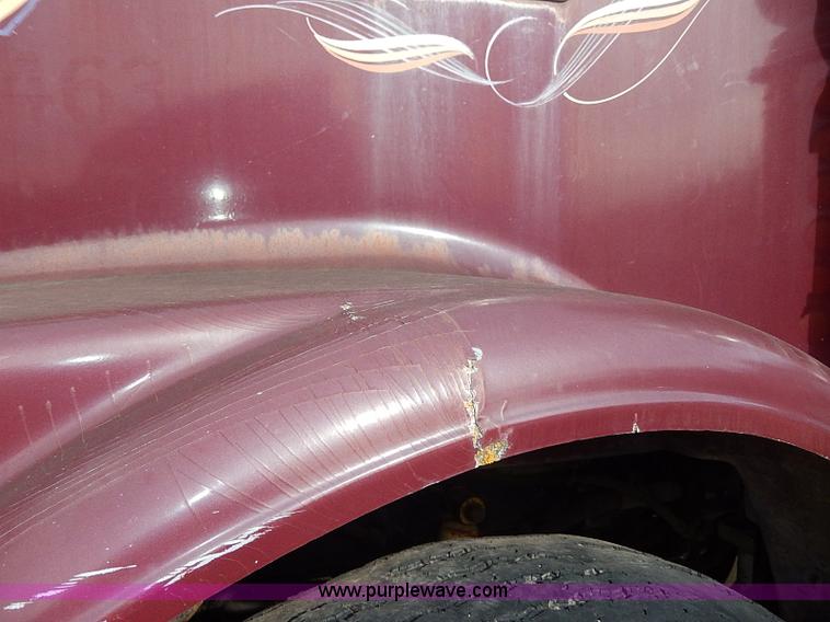 image for item H9538 1985 Freightliner FLC-64T semi truck