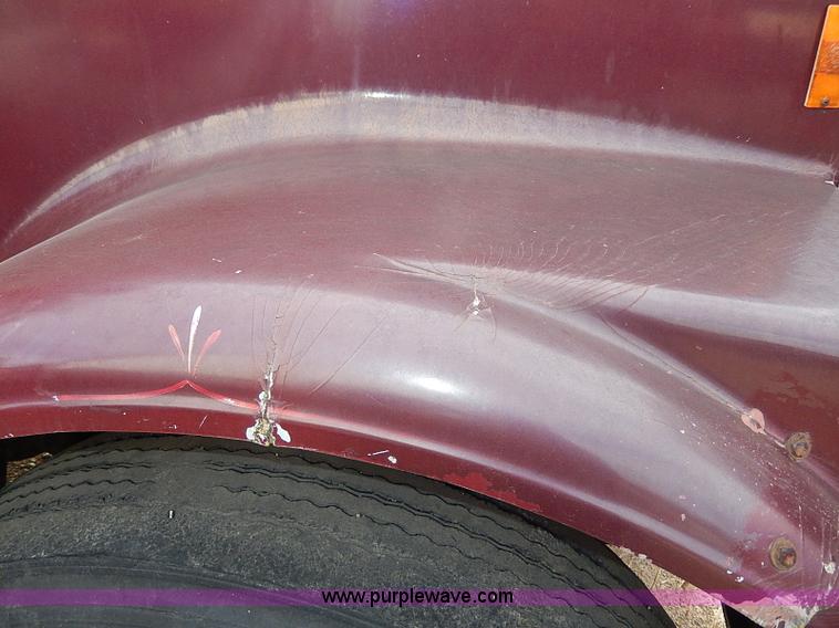 image for item H9538 1985 Freightliner FLC-64T semi truck