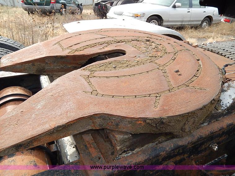 image for item H9538 1985 Freightliner FLC-64T semi truck