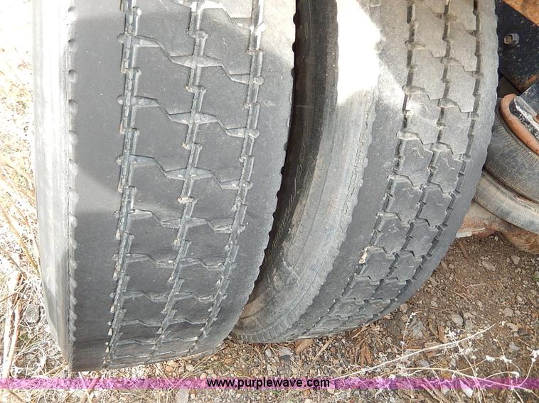 image for item H9538 1985 Freightliner FLC-64T semi truck