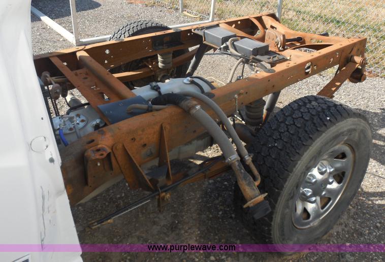 image for item I1303 1997 Ford F250 HD XLT SuperCab pickup truck cab and chassis