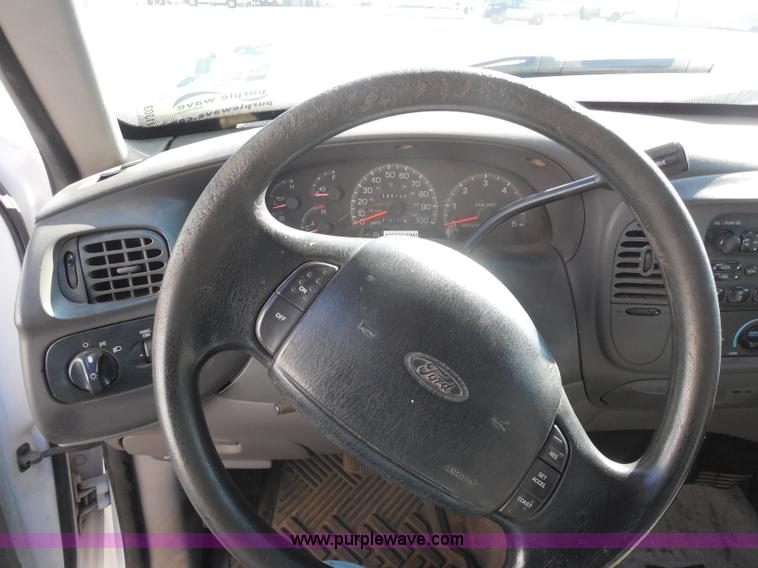 image for item I1303 1997 Ford F250 HD XLT SuperCab pickup truck cab and chassis