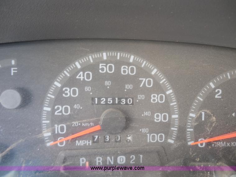 image for item I1303 1997 Ford F250 HD XLT SuperCab pickup truck cab and chassis