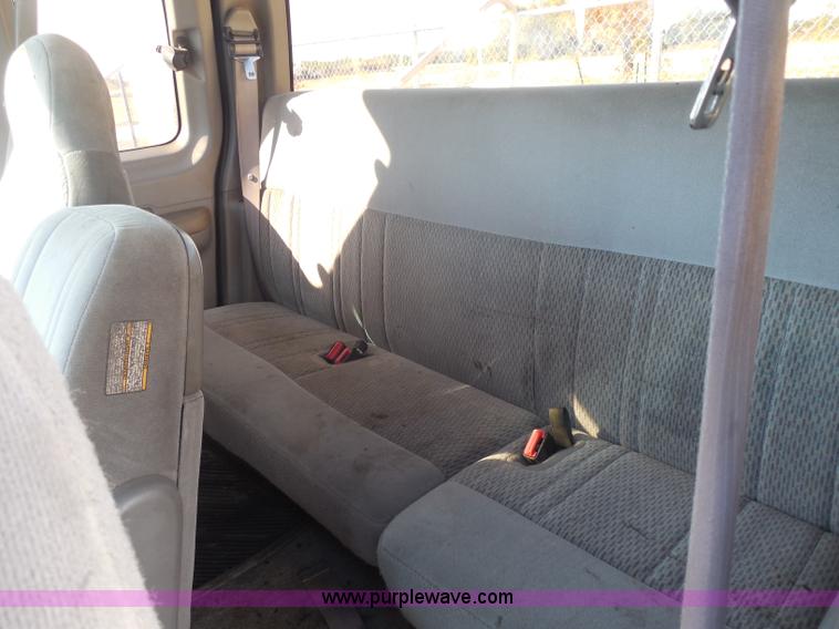 image for item I1303 1997 Ford F250 HD XLT SuperCab pickup truck cab and chassis