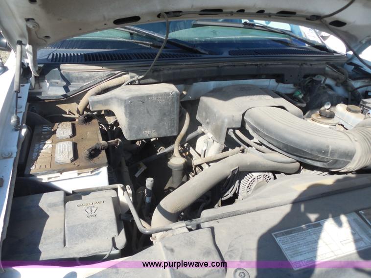 image for item I1303 1997 Ford F250 HD XLT SuperCab pickup truck cab and chassis