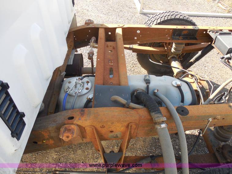 image for item I1303 1997 Ford F250 HD XLT SuperCab pickup truck cab and chassis