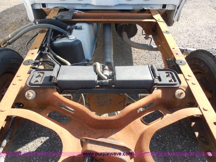 image for item I1303 1997 Ford F250 HD XLT SuperCab pickup truck cab and chassis