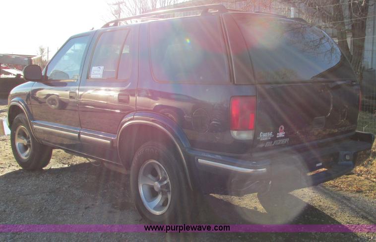 image for item I4961 1998 Chevrolet Blazer SUV