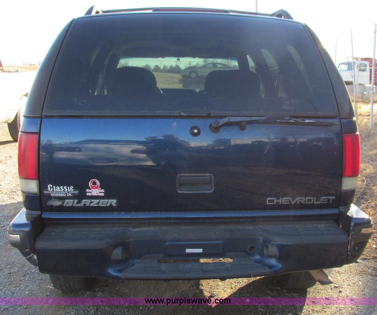 image for item I4961 1998 Chevrolet Blazer SUV