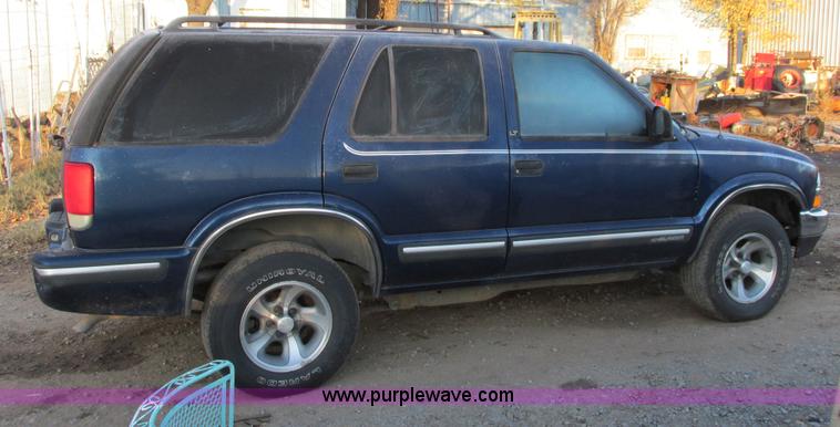 image for item I4961 1998 Chevrolet Blazer SUV