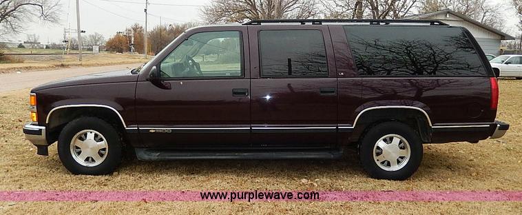 image for item I9444 1996 Chevrolet Suburban 1500 SUV