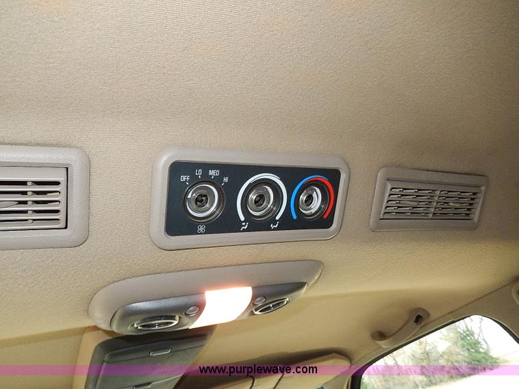 image for item I9444 1996 Chevrolet Suburban 1500 SUV