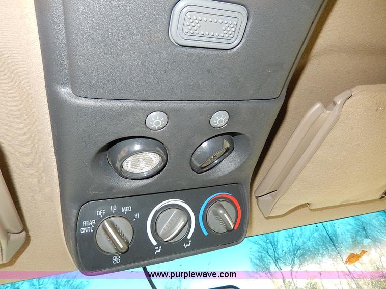 image for item I9444 1996 Chevrolet Suburban 1500 SUV