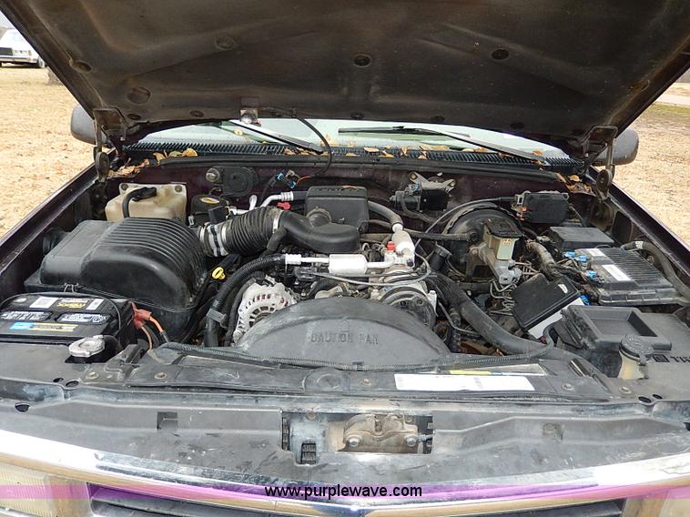 image for item I9444 1996 Chevrolet Suburban 1500 SUV