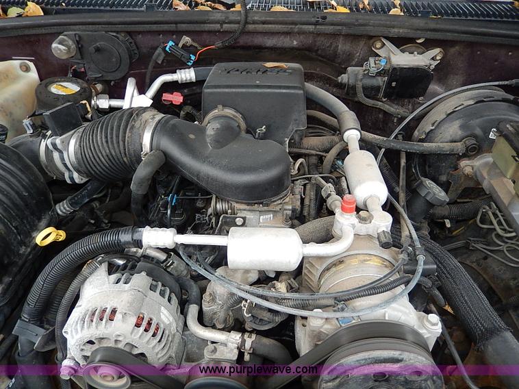 image for item I9444 1996 Chevrolet Suburban 1500 SUV