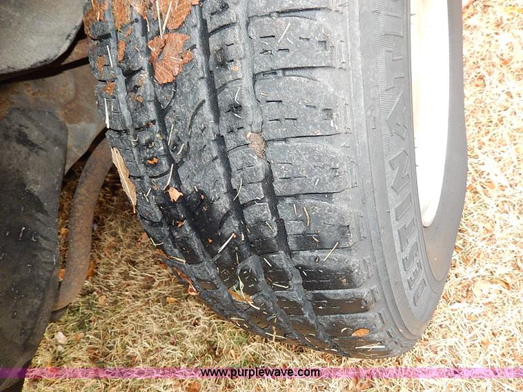 image for item I9444 1996 Chevrolet Suburban 1500 SUV