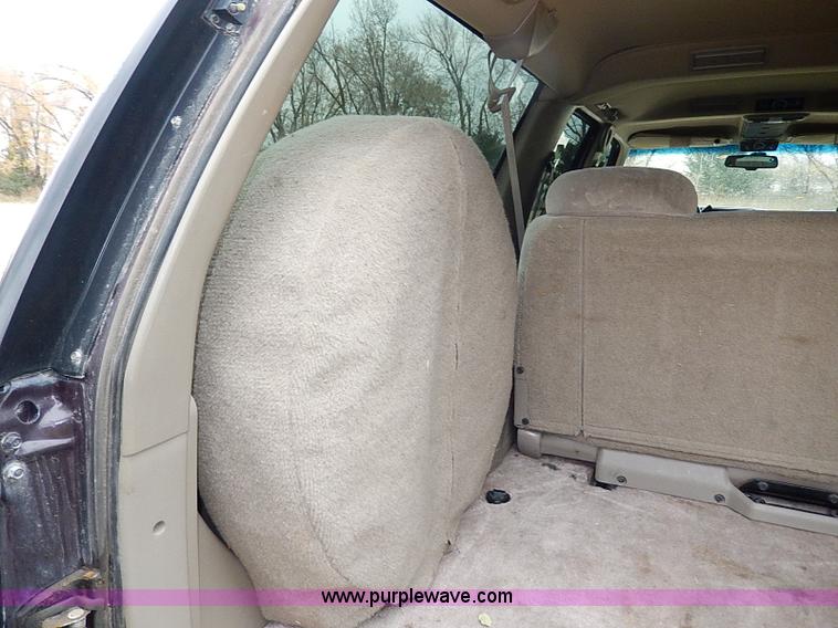 image for item I9444 1996 Chevrolet Suburban 1500 SUV