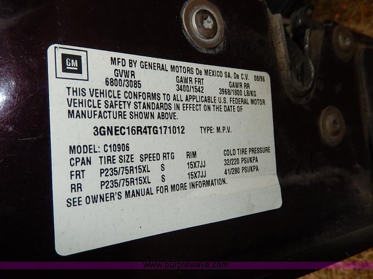 image for item I9444 1996 Chevrolet Suburban 1500 SUV