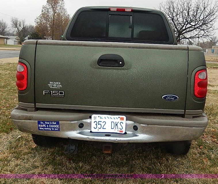 image for item I9445 2001 Ford F150 King Ranch pickup truck