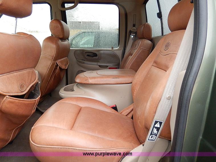 image for item I9445 2001 Ford F150 King Ranch pickup truck