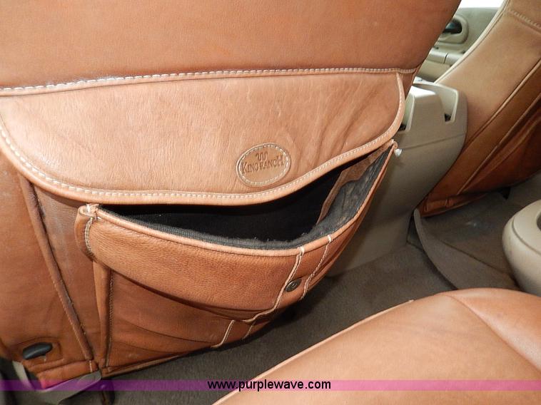 image for item I9445 2001 Ford F150 King Ranch pickup truck