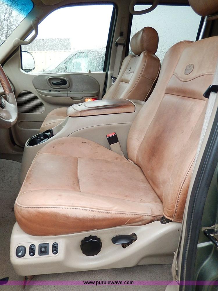 image for item I9445 2001 Ford F150 King Ranch pickup truck