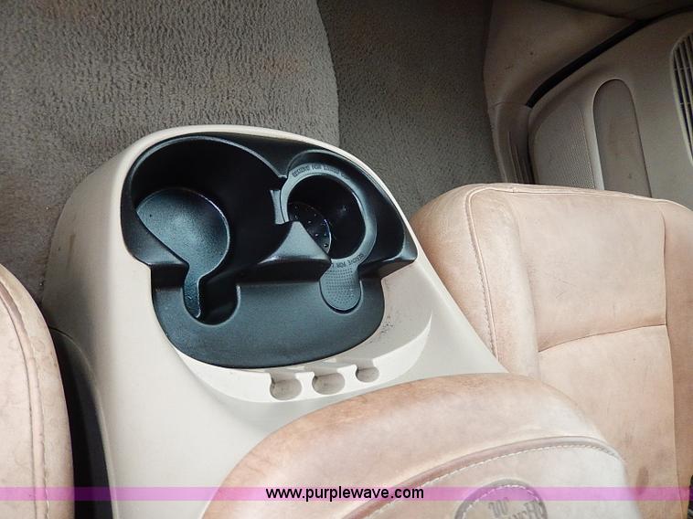 image for item I9445 2001 Ford F150 King Ranch pickup truck