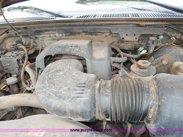 image for item I9445 2001 Ford F150 King Ranch pickup truck