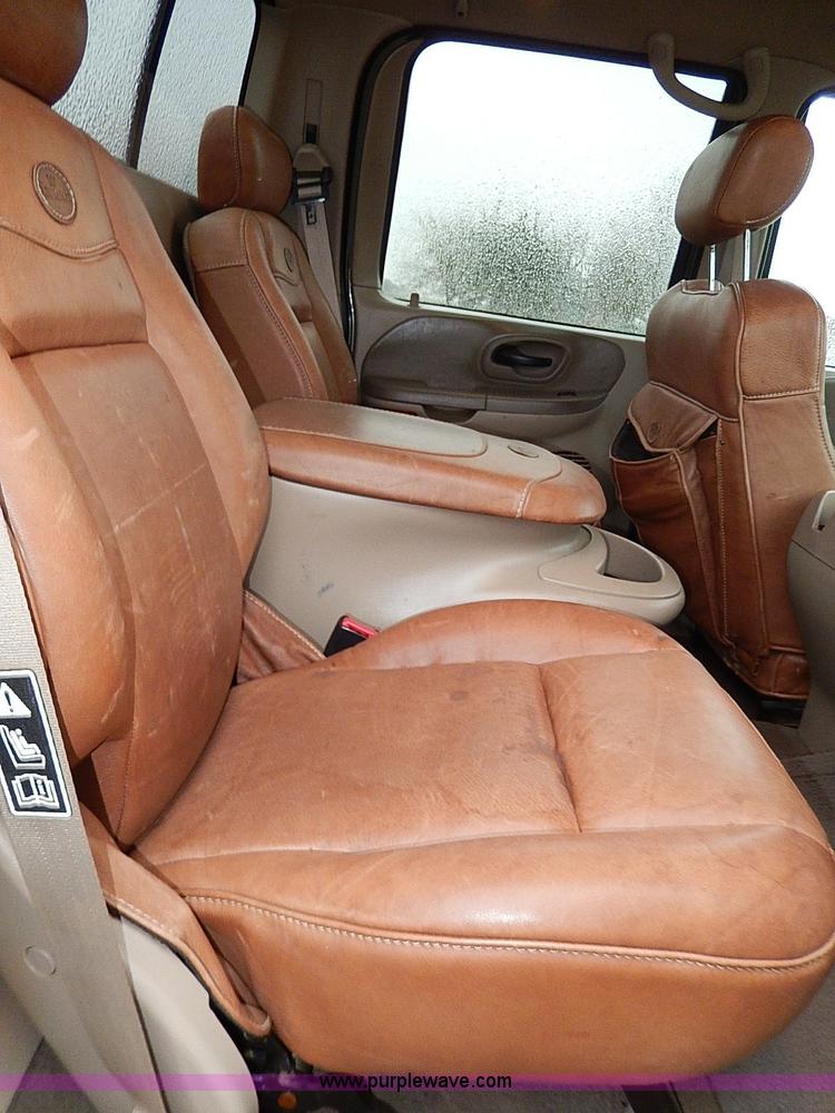 image for item I9445 2001 Ford F150 King Ranch pickup truck