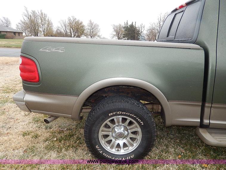 image for item I9445 2001 Ford F150 King Ranch pickup truck
