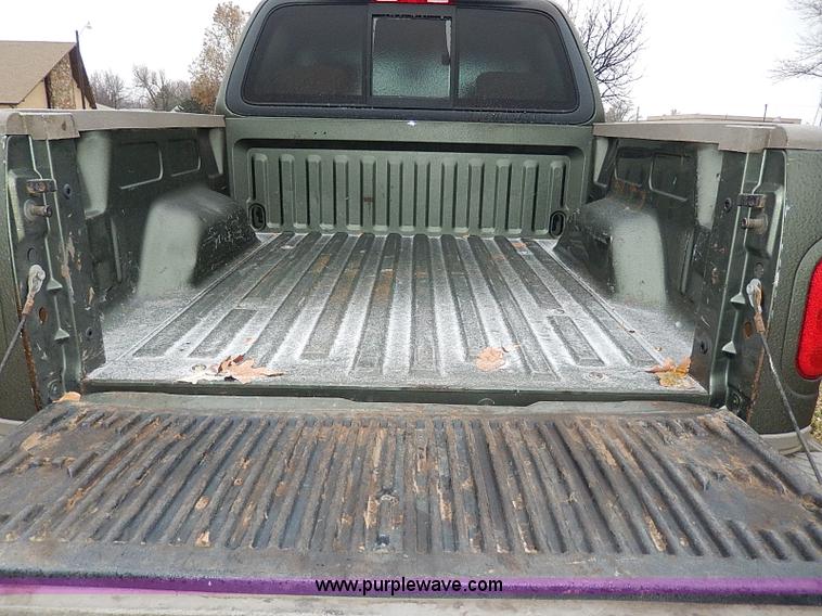 image for item I9445 2001 Ford F150 King Ranch pickup truck