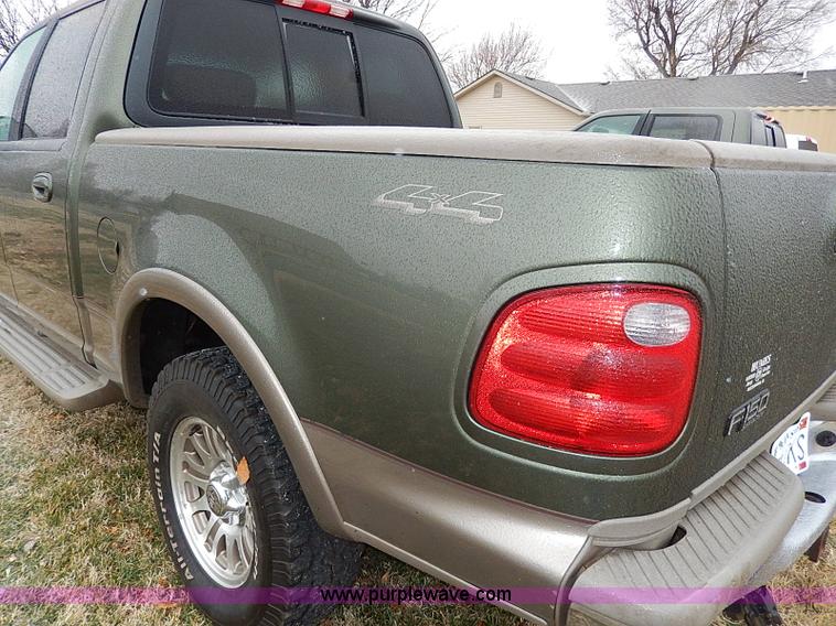 image for item I9445 2001 Ford F150 King Ranch pickup truck
