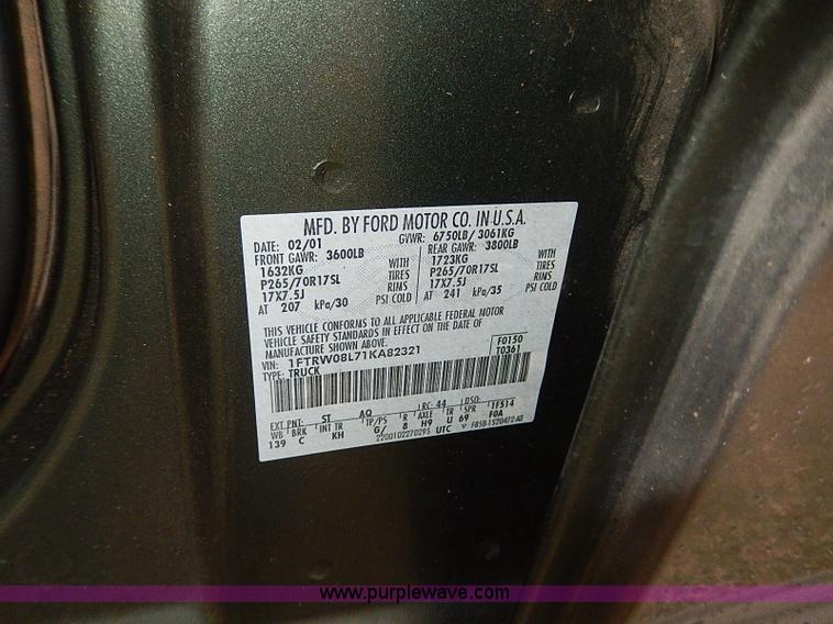 image for item I9445 2001 Ford F150 King Ranch pickup truck