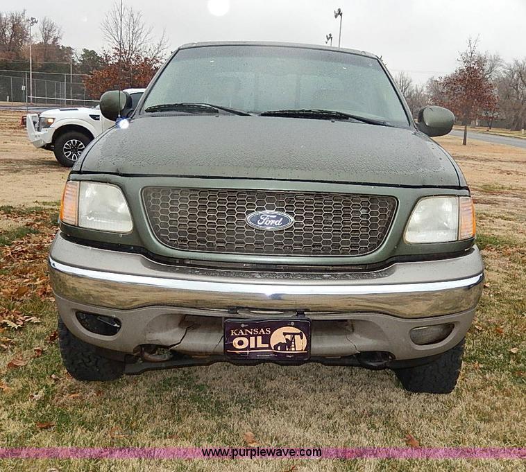 image for item I9446 2002 Ford F150 King Ranch pickup truck