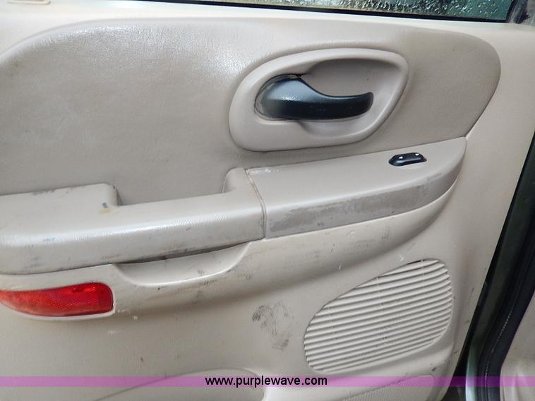 image for item I9446 2002 Ford F150 King Ranch pickup truck