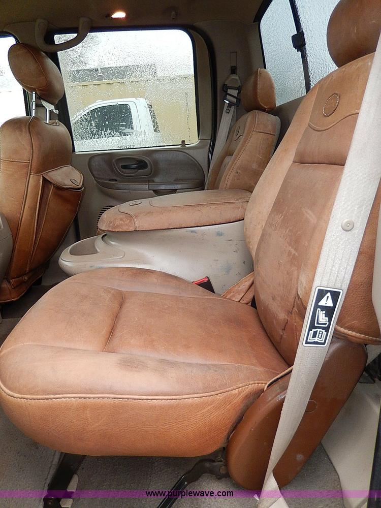 image for item I9446 2002 Ford F150 King Ranch pickup truck