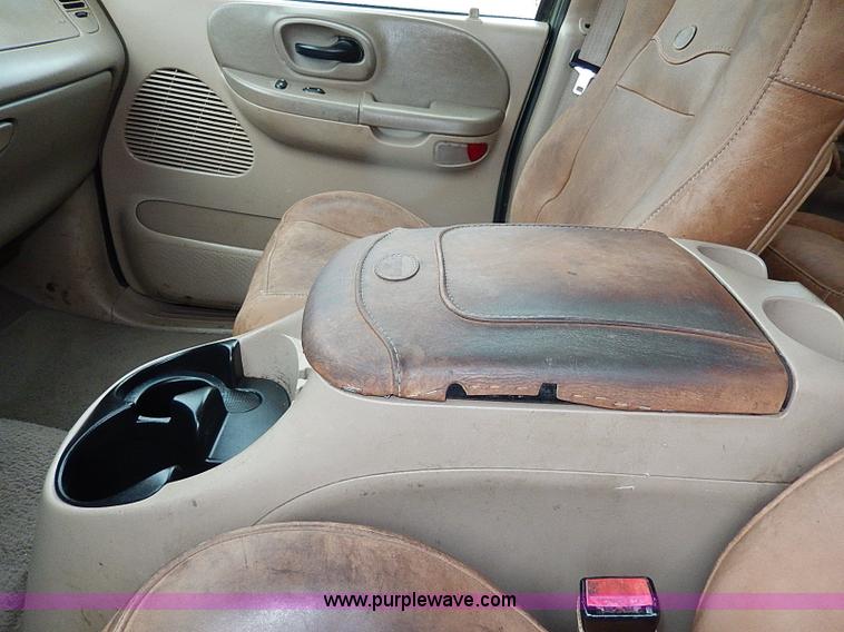 image for item I9446 2002 Ford F150 King Ranch pickup truck