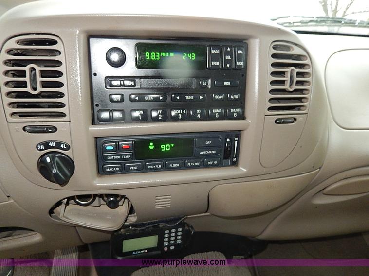 image for item I9446 2002 Ford F150 King Ranch pickup truck