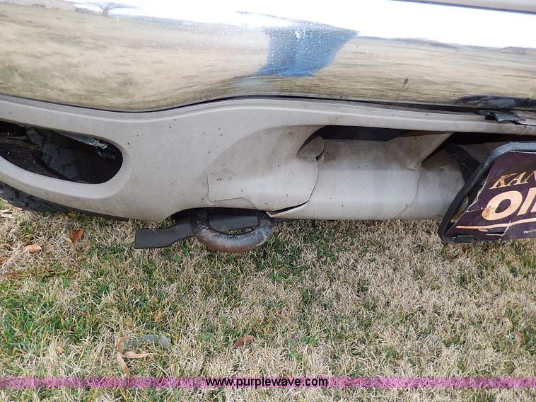 image for item I9446 2002 Ford F150 King Ranch pickup truck