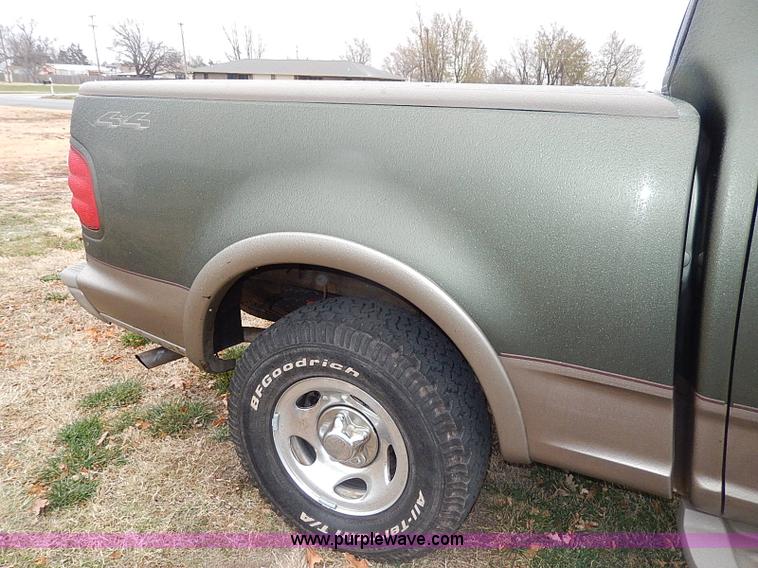 image for item I9446 2002 Ford F150 King Ranch pickup truck